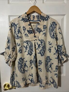 NWT Umgee Blue and Cream Floral Smocked Top